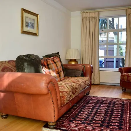 Elegant 2 Bedroom Coach House Dublin