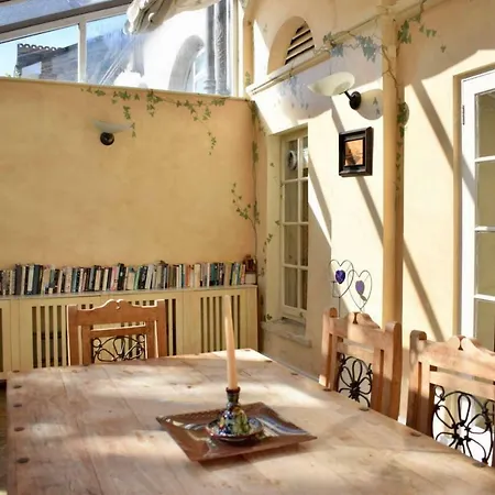 Lägenhet Elegant 2 Bedroom Coach House