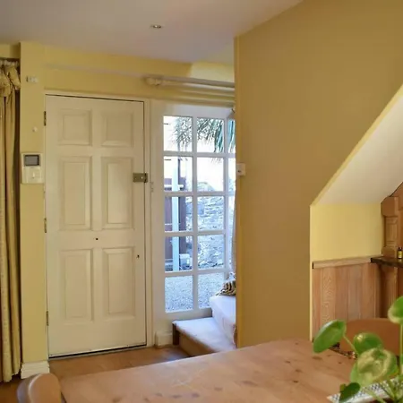 Lägenhet Elegant 2 Bedroom Coach House
